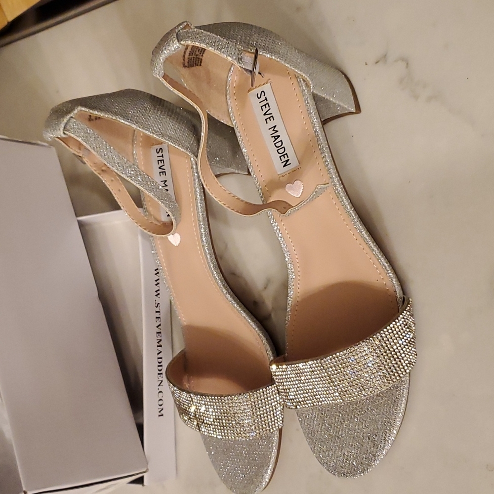 Steve Madden Rhinestone JCarrson sandals size 7